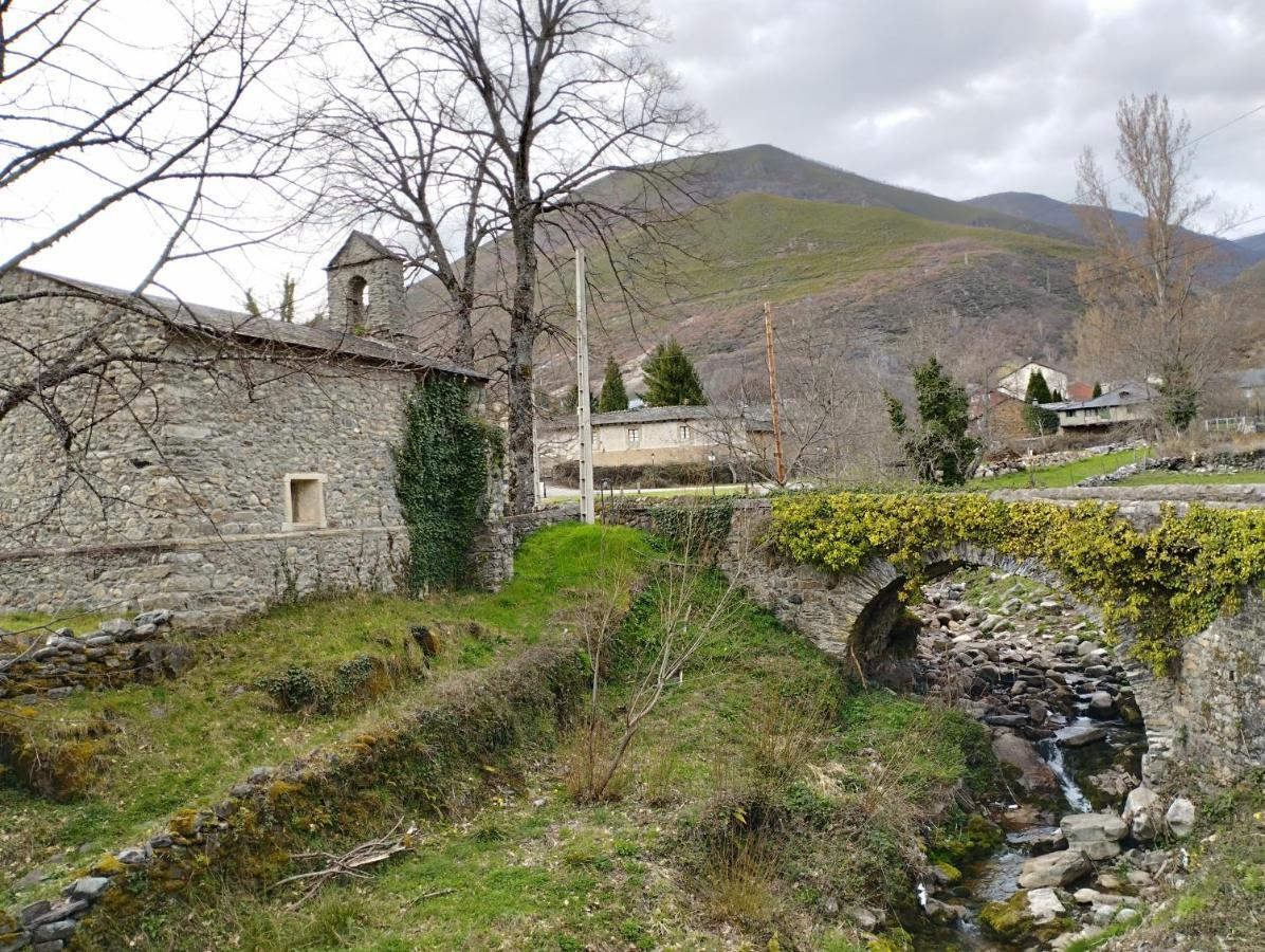 Camping La Zarapica - Palacios Del Sil Exteriör bild