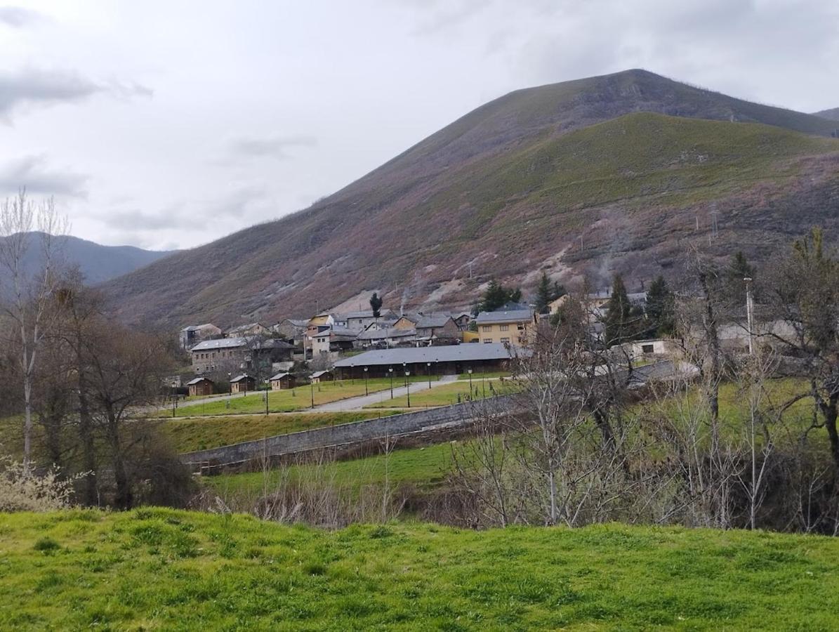 Camping La Zarapica - Palacios Del Sil Exteriör bild