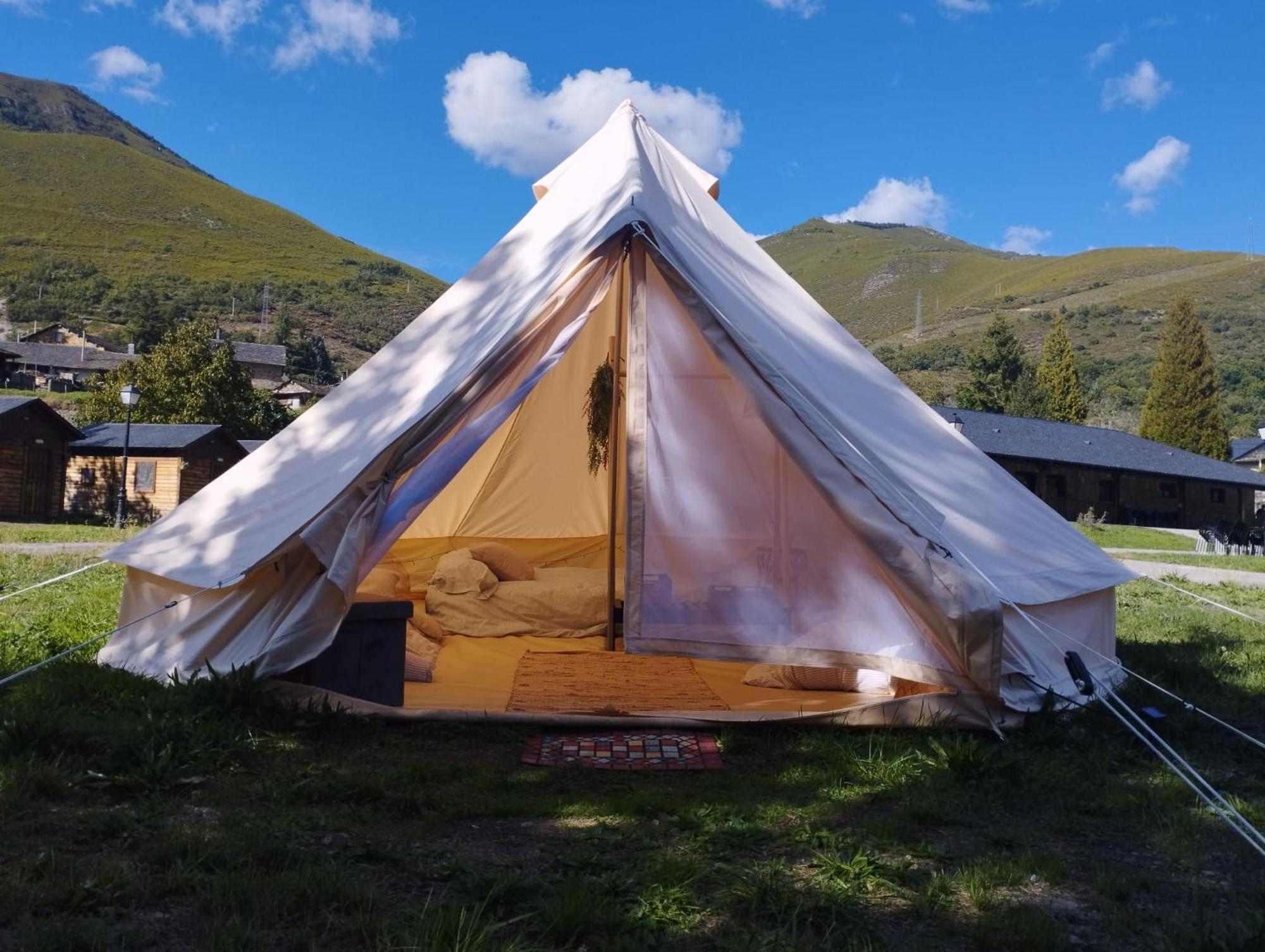 Camping La Zarapica - Palacios Del Sil Exteriör bild