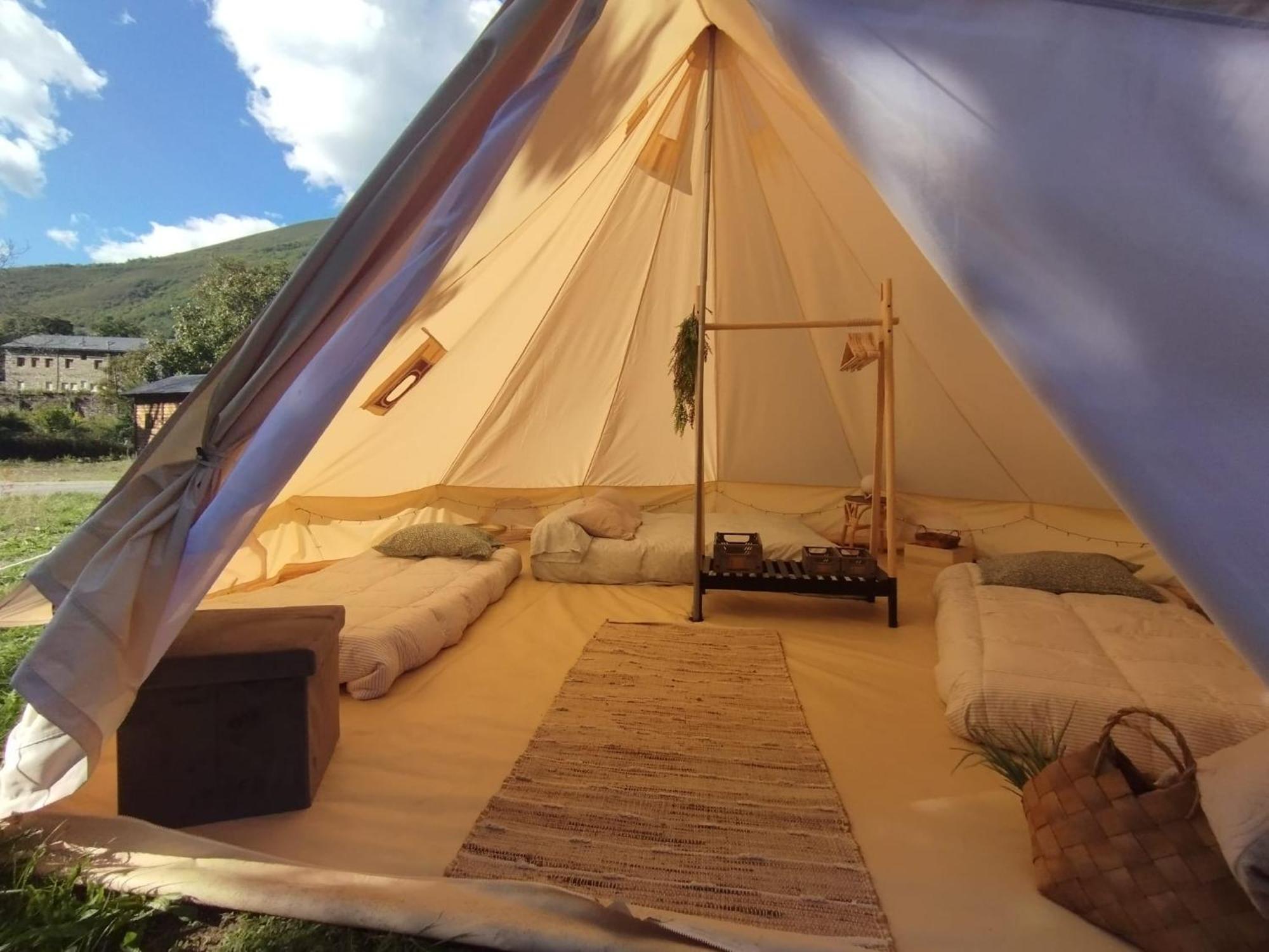 Camping La Zarapica - Palacios Del Sil Exteriör bild